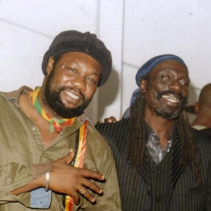Joseph Hill of Culture with Waïpa Saberty, photographed in 2000.